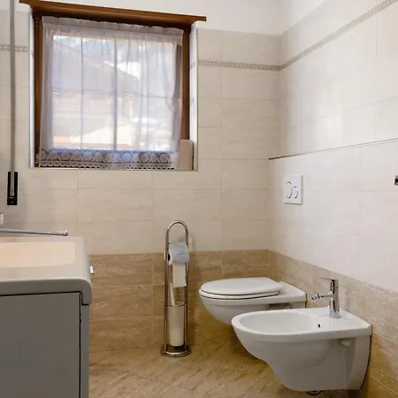 Cesa Maria Suen Feriehus Canazei